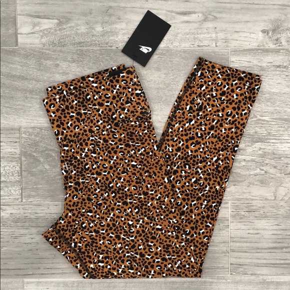 Nike Sportswear Animal / Leopard Print Leggings - Picture 8 of 11